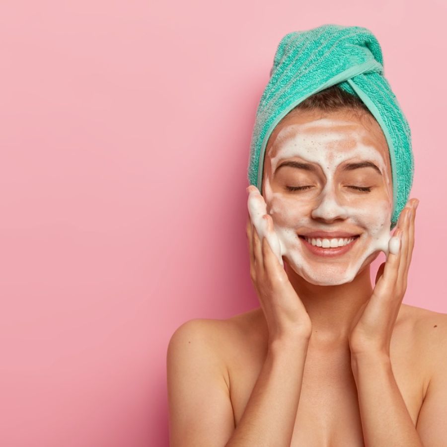 Cómo elegir el mejor limpiador facial según tu tipo de piel: guía completa 2026