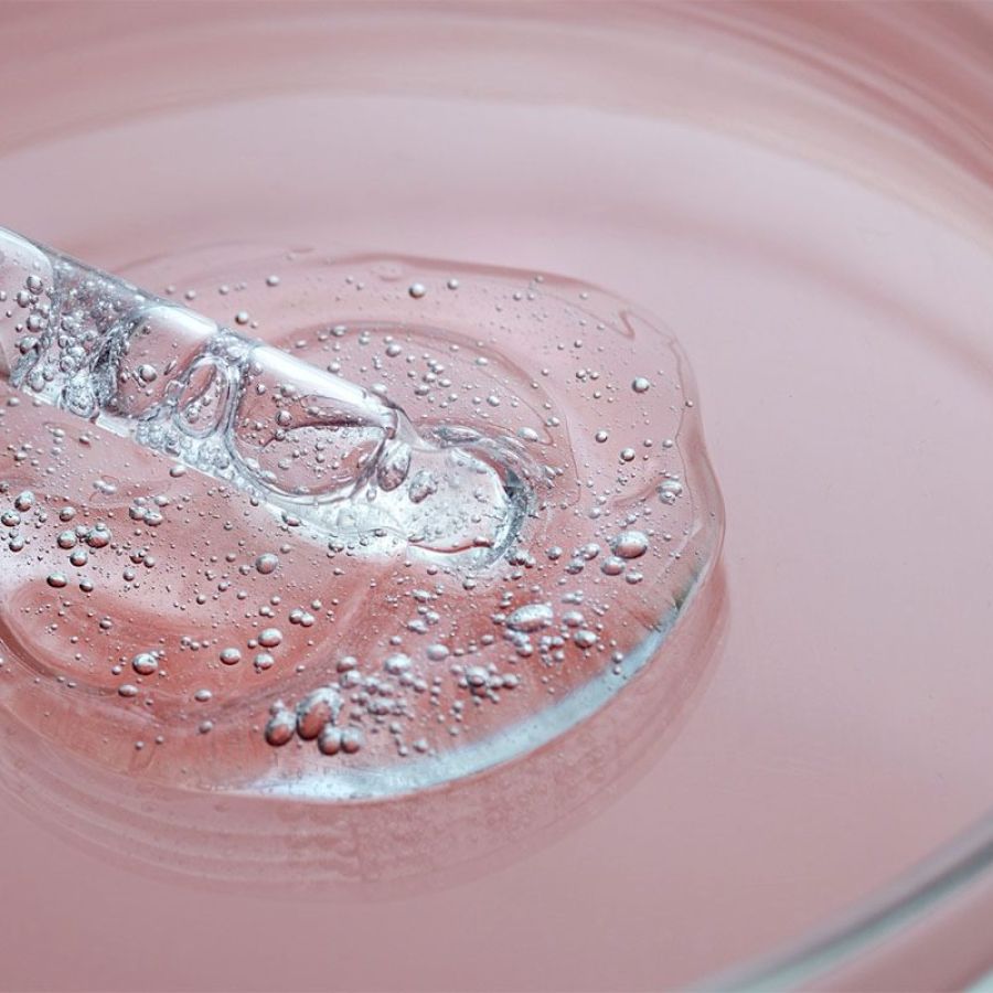 Ácido láctico: para qué sirve, beneficios y cómo usarlo correctamente en tu rutina facial